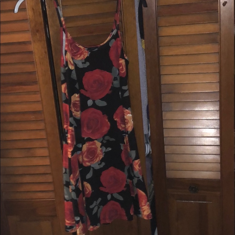 Beautiful floral dress!